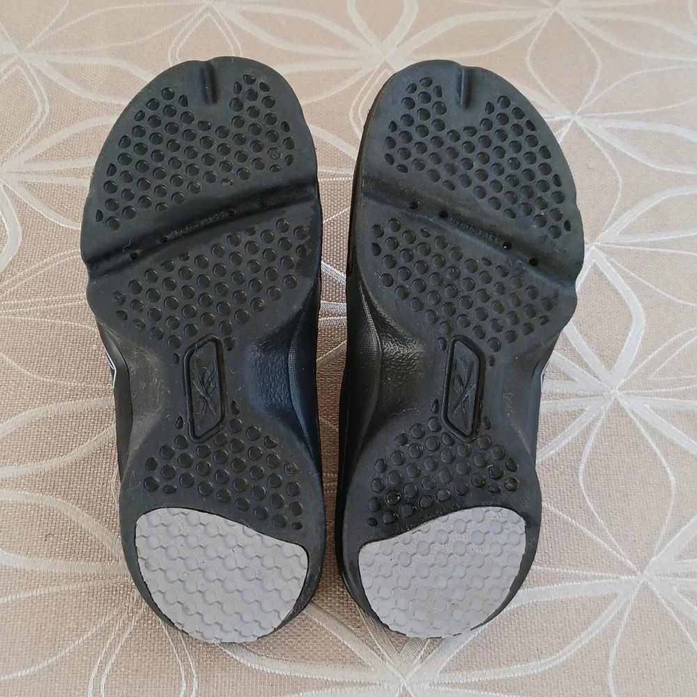 Reebok raiders slip